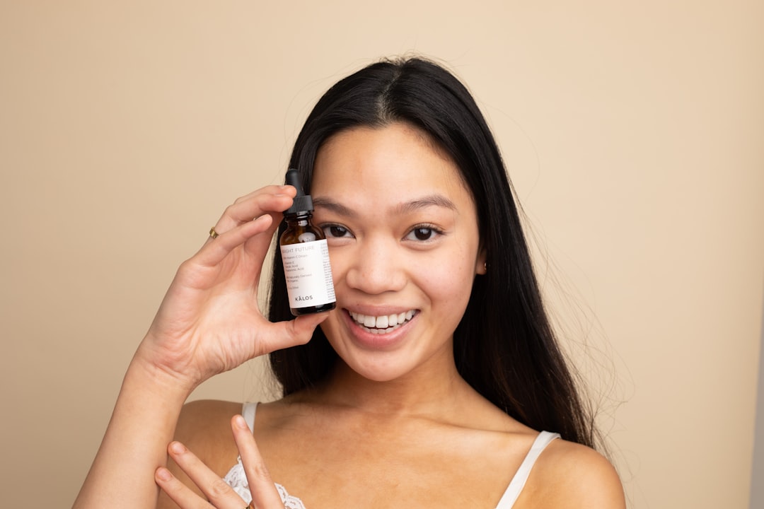 Dark Spot Correcting Glow Serum: The Complete Guide
